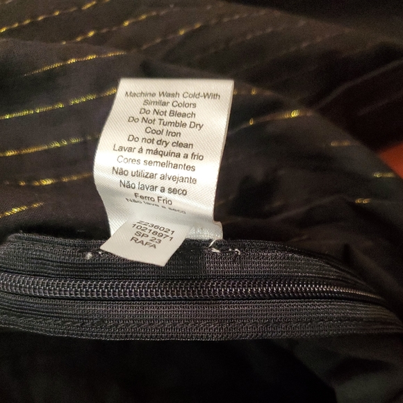 Venus Metallic Stripe Crop Top - Picture 7 of 7